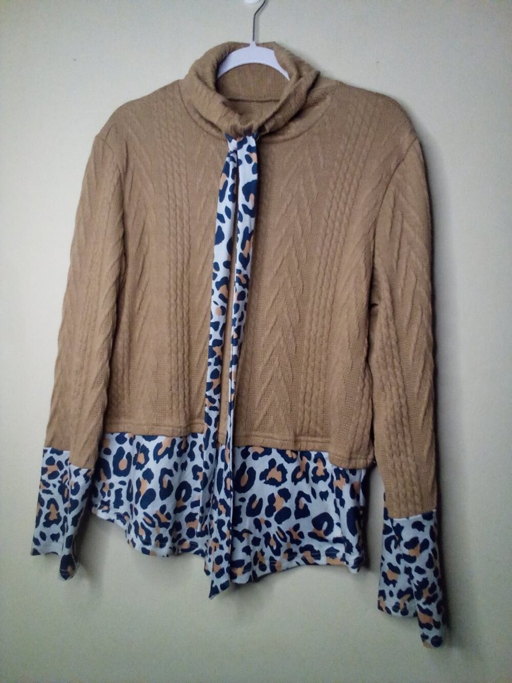 Shein Sweater Pullover Women L Turtleneck Attached Scarf Textured Animal Print